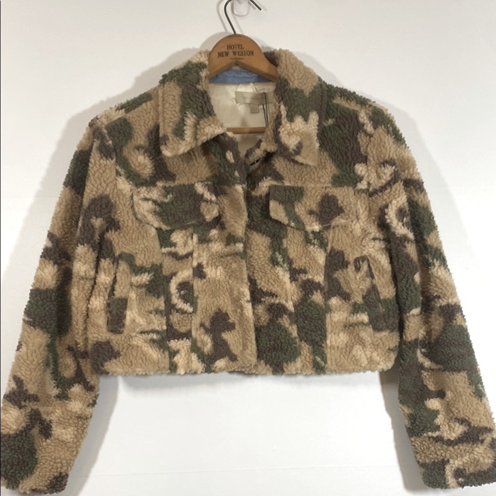 NWT Dance & Marvel Camouflage Sherpa Cropped Jacket Size Small